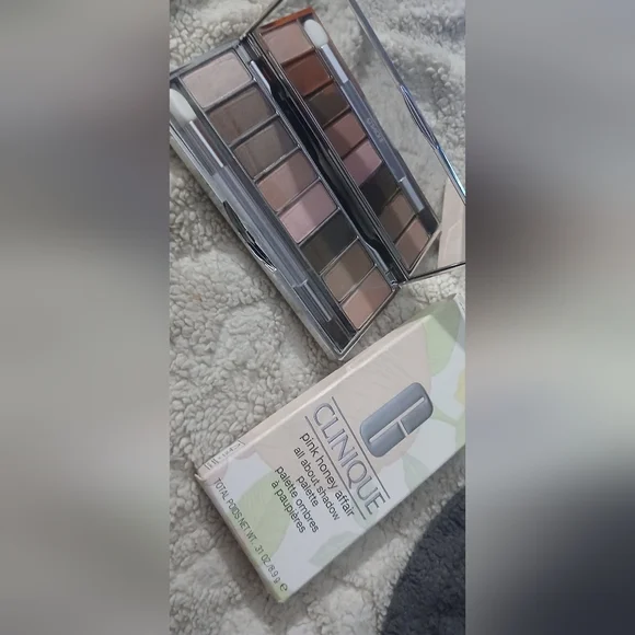 Clinique All About Shadow Palette - Soft Pastels "PINK HONEY AFFAIR" - Picture 2 of 4